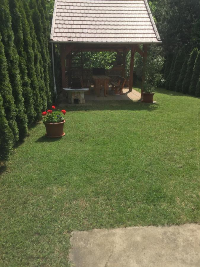 Pakasz Nyaralohaz Villa Tiszafured Bagian luar foto
